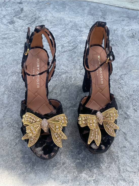 Kurt Geiger Shoes - New Kurt Geiger London Bow Black Velvet Platform Heels size 39 EU
